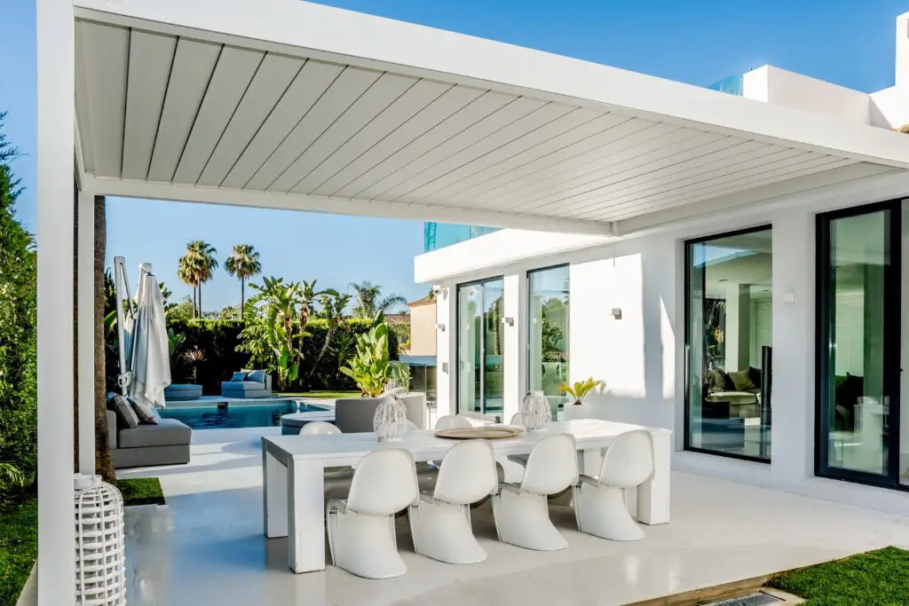 Pergola à lames orientables B150 1024x683