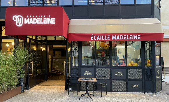 Réalisation stores corbeille pour la Brasserie Madeleine au Mans