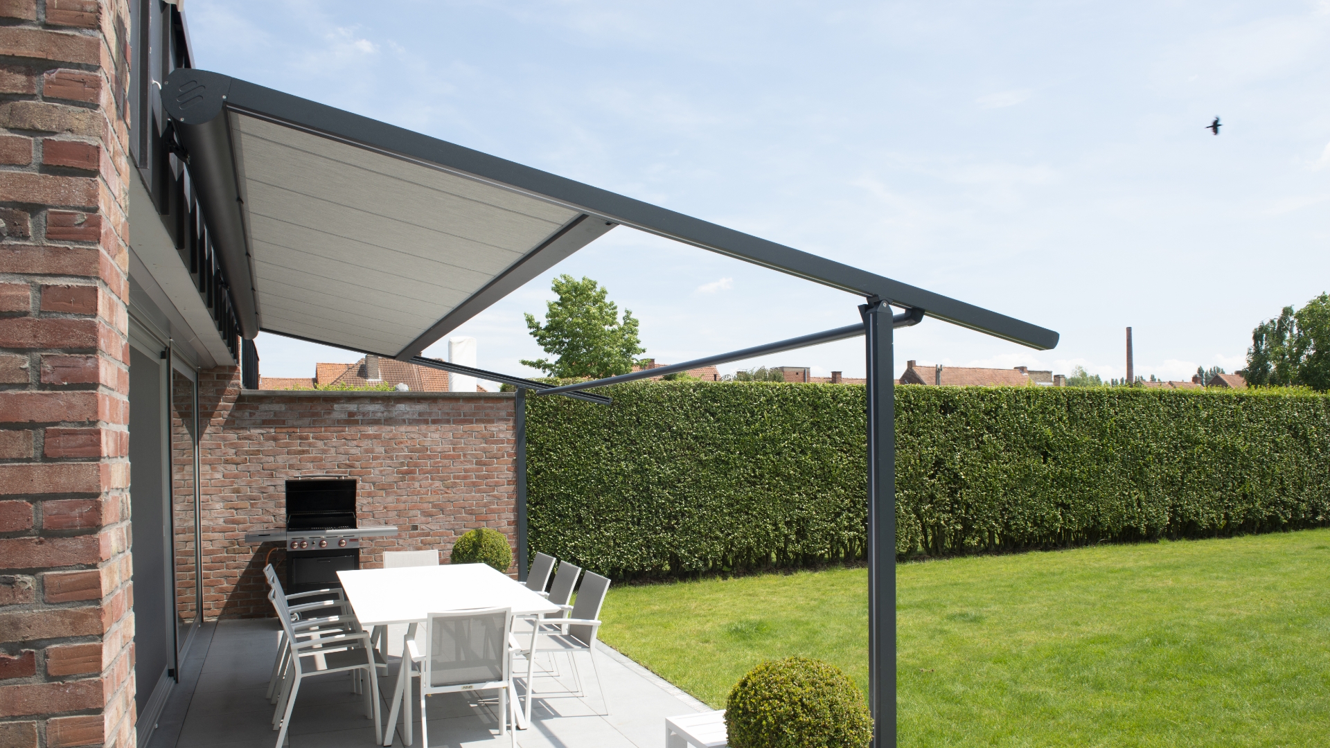 Pergola toile enroulable Linconyl semi-couverte