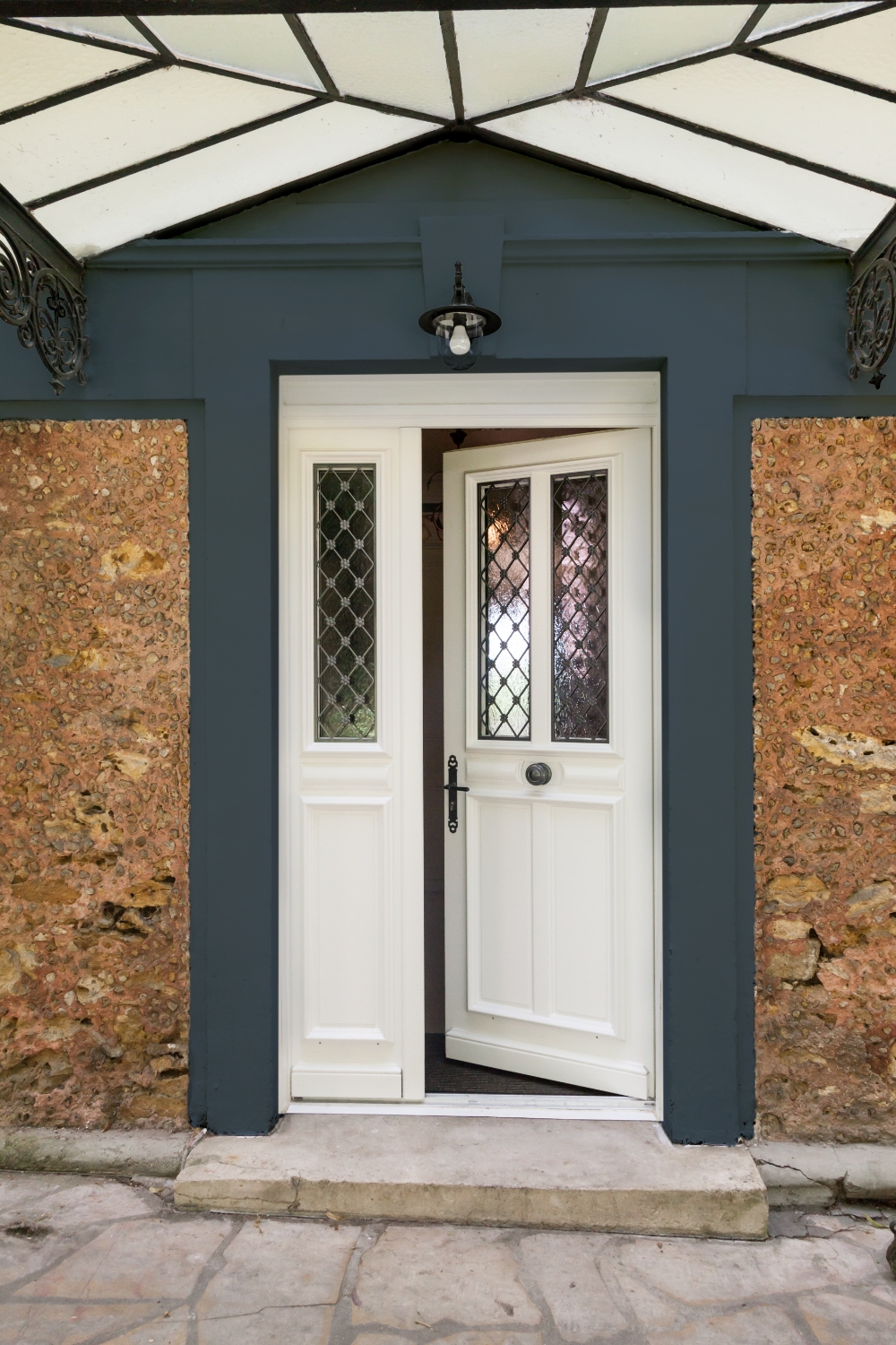 Porte d'entrée bois Linconyl blanche