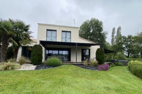 Réalisation Stores Vendée : pergola corail